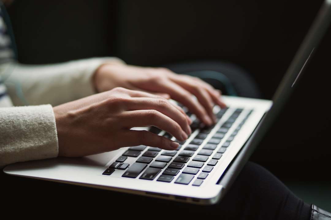 How to Use AI Tools Without Losing the Human Touch